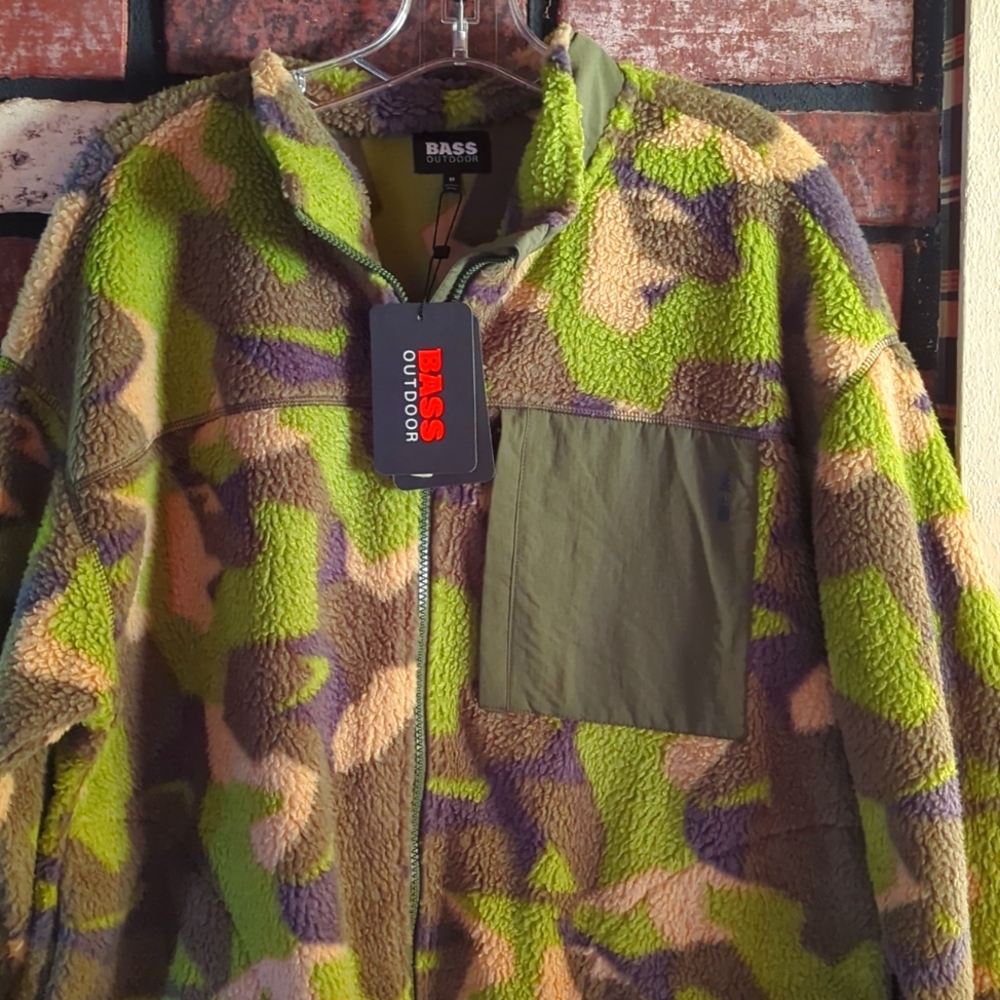 BASS Outdoors NWT, M Camo Fleece